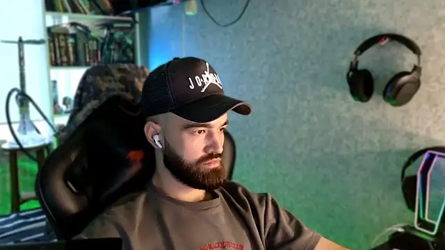 _Serious_Man webcam