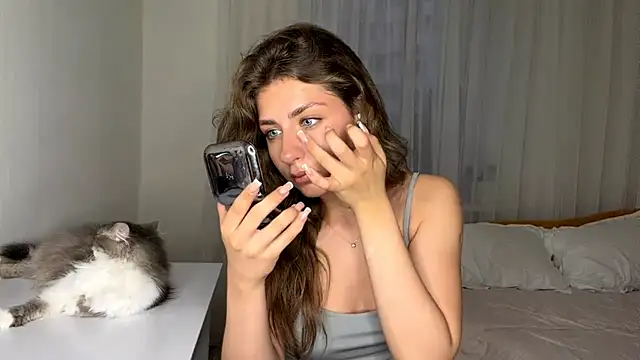 Adrll_Cute live cam on StripChat