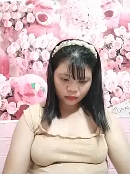 Xuka_lyss live cam on StripChat