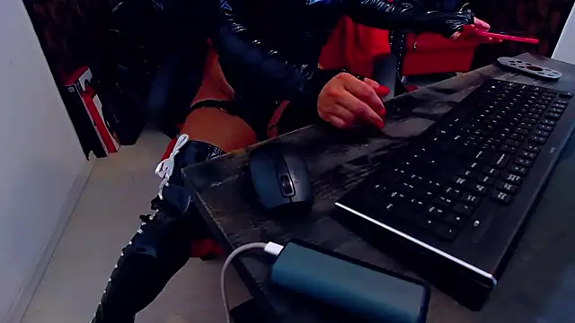 DommeBellatrix webcam