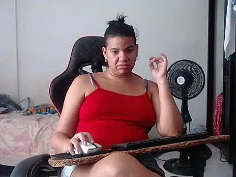 Adriana_0312 live cam on StripChat