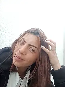 Elodie__a live cam on StripChat