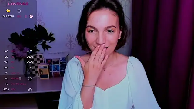 KindHazelHere_ live cam on StripChat