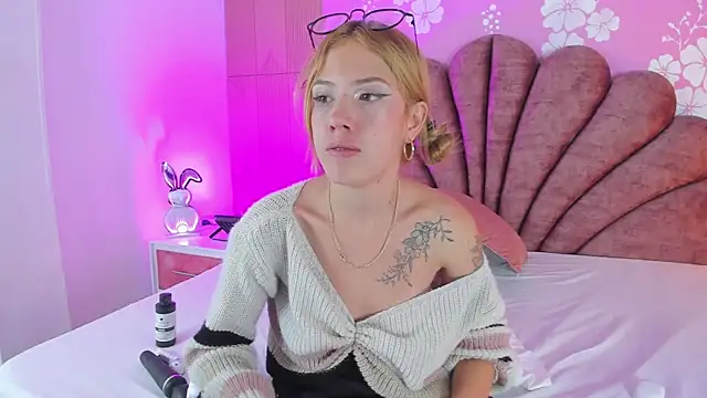 violetsmith1_ webcam