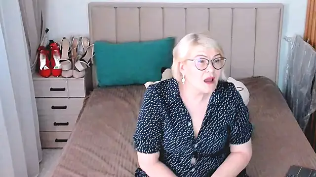 sabrinamacmarren webcam