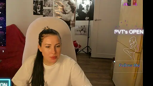 Monica_star89 live cam on StripChat