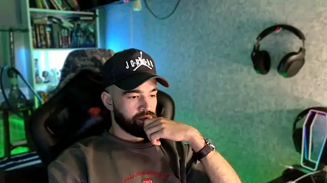 _Serious_Man webcam