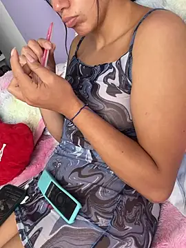 Marianahb-e live cam on StripChat