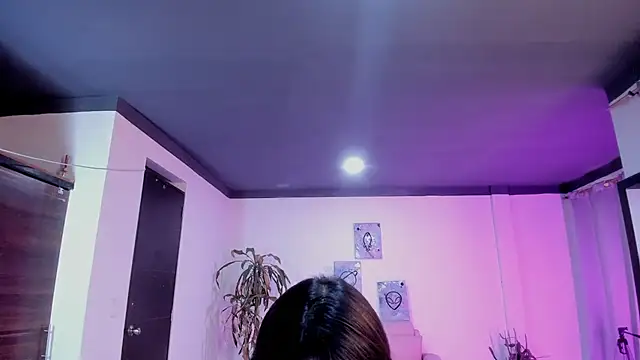 bella_fox_1 live cam on StripChat