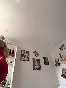 violet-grey webcam