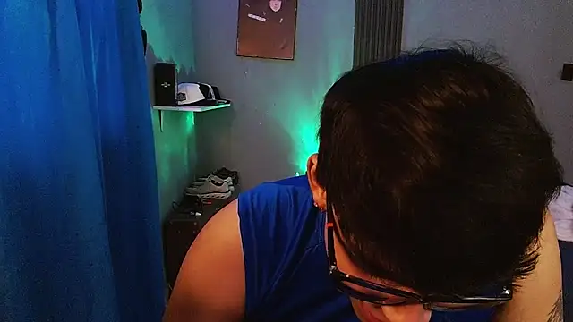 Mr_yisuzz webcam