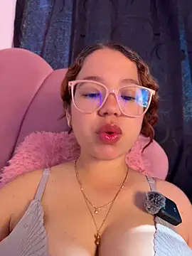 Lucyklein2022 webcam