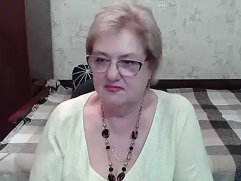 Renata62011 live cam on StripChat