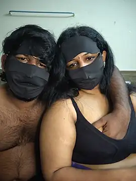Fantacycouples live cam on StripChat