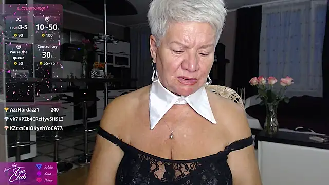 roxana_brooks live cam on StripChat