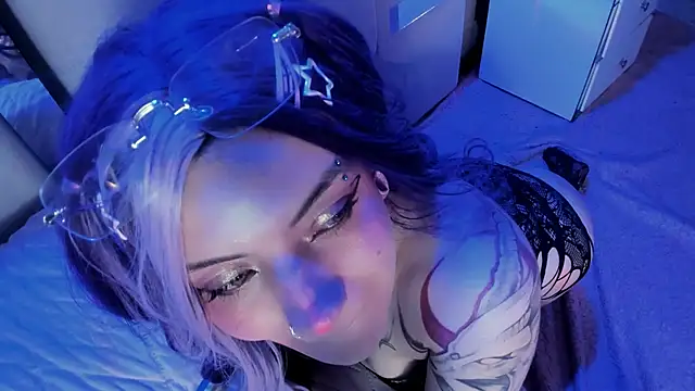 broklinwhite_ (F young) - striptease