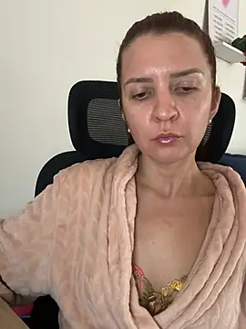 therealgingerr live cam on StripChat