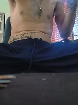 ngulasoret live cam on StripChat