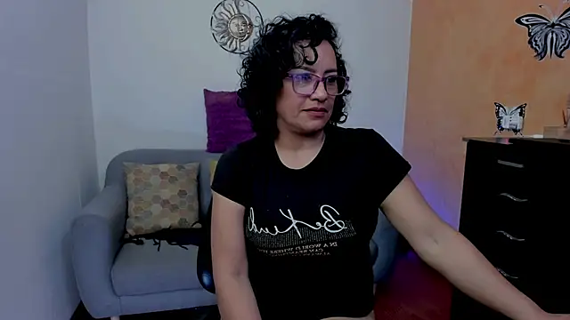 scarlet_wet live cam on StripChat