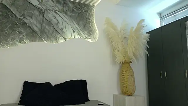 Monyel_Blake live cam on StripChat