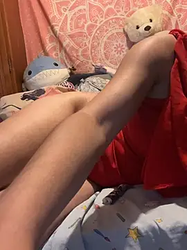 lapetitechienne1 - LaPetitechienne1's free webcam - UK Sex Cams