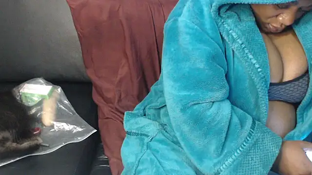 BustyNina41 webcam