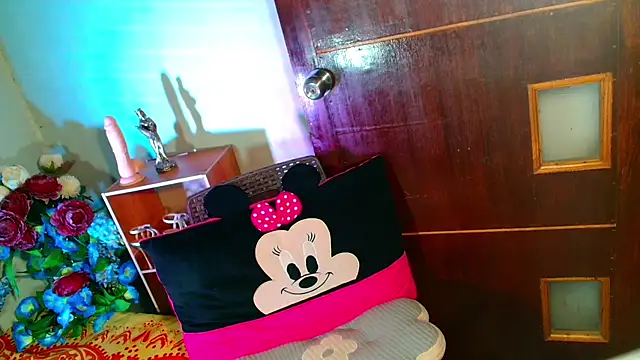 baby_kiraxx live cam on StripChat