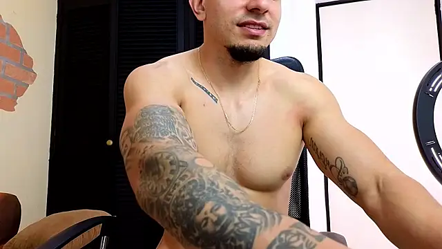 Josh_miller01 live cam on StripChat