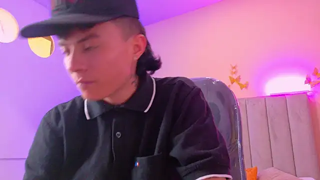 Nascary_Fox live cam on StripChat