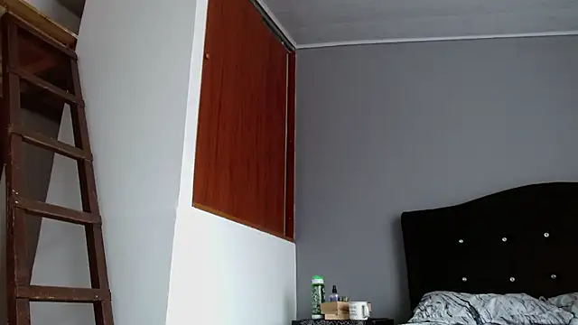 Emilia_1995 live webcam