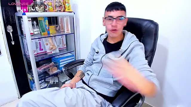 Alexx_bigcockk
