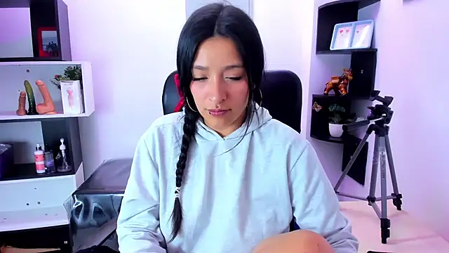 Sarah_Hornny webcam