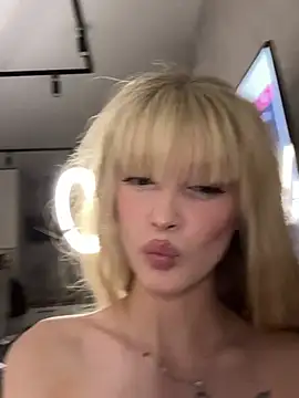 BellaSecrettt webcam