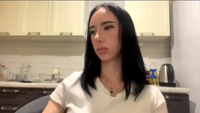 IsabellaQiueen webcam