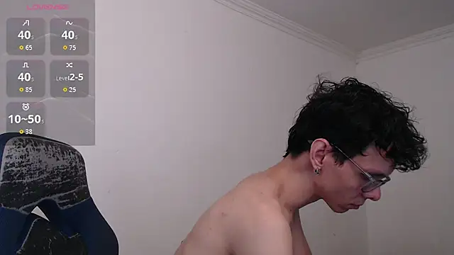 bryamado69 live cam on StripChat