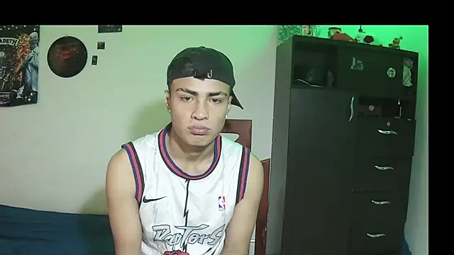 Fenix_hardcock live cam on StripChat