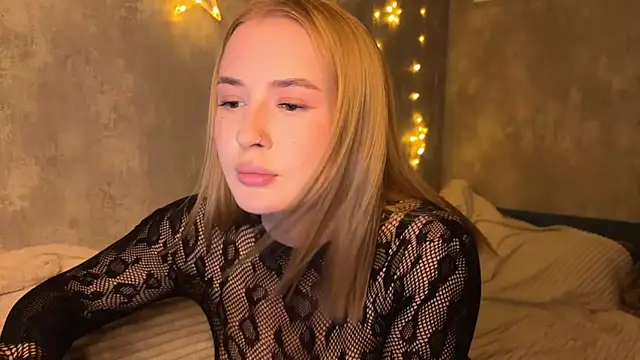 lumimoore - LumiMoore's free webcam - UK Sex Cams