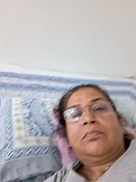priya-696 - Priya-696's free webcam - UK Sex Cams