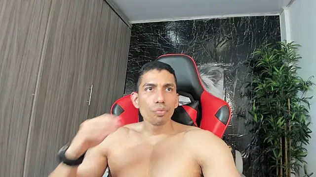 Erik_castle webcam