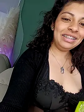 Iam_Issaa_ webcam