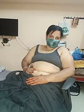 pirainilla - Pirainilla's free webcam - UK Sex Cams