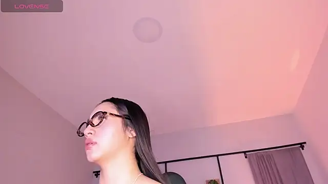 megann_blaze webcam