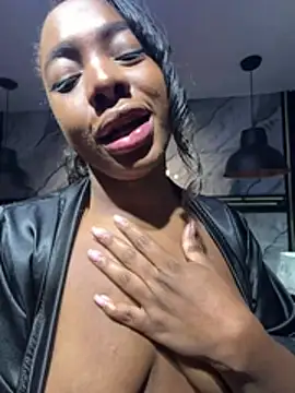 Niyirey1 live cam on StripChat