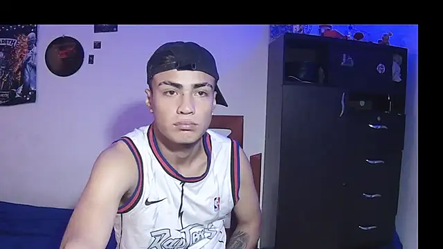 Fenix_hardcock live cam on StripChat