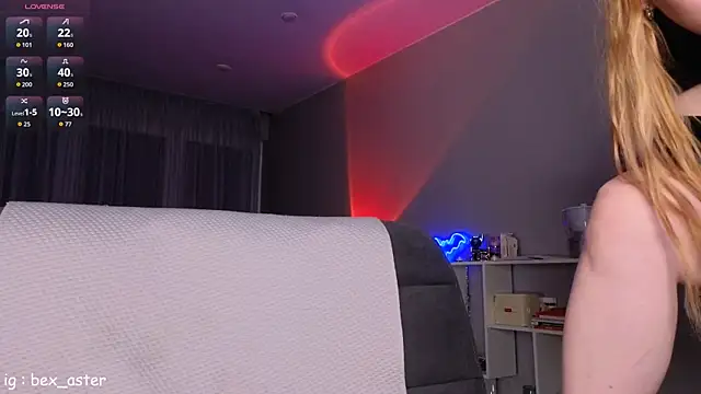 RebeccaAster webcam