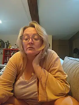 lady_charlyne webcam