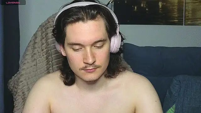 MoreRealAlex live cam on StripChat