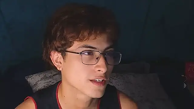 Aaron_Eze live cam on StripChat