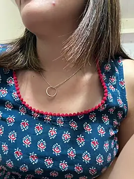 smiley_girl23 - Smiley_girl23's free webcam - UK Sex Cams