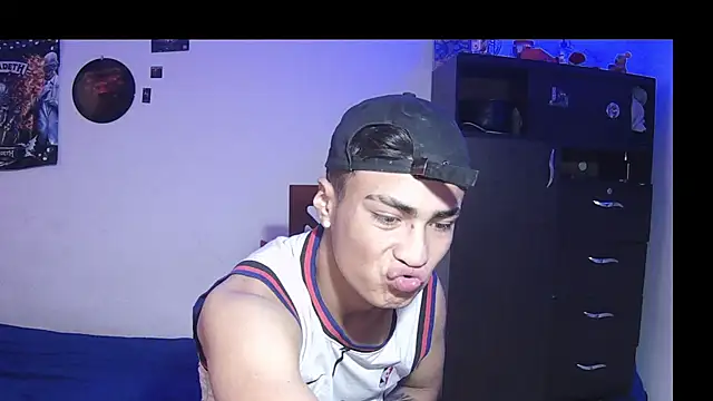 Fenix_hardcock live cam on StripChat